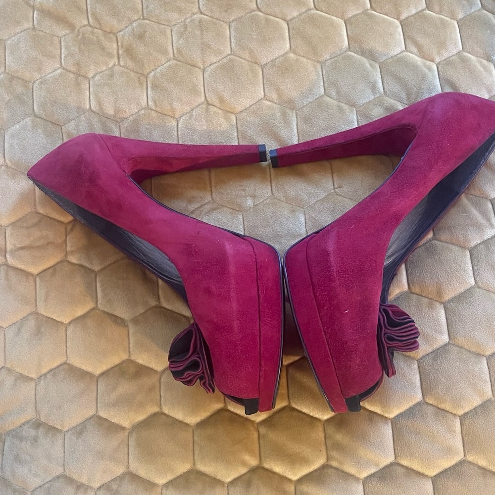 Stuart Weitzman Suede Peep Toe, Size 10